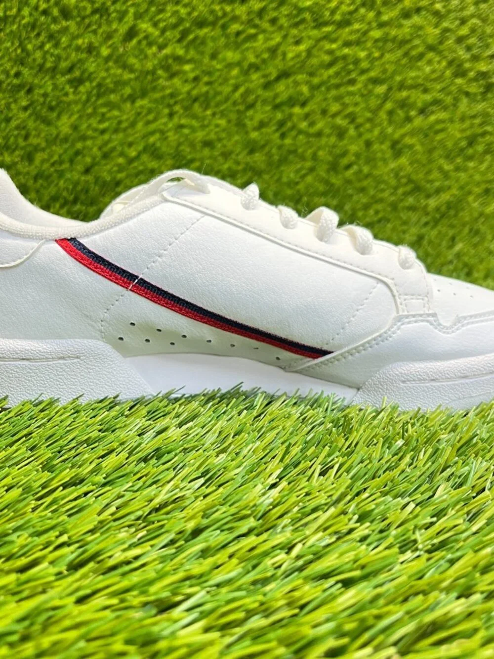 Adidas Continental 80 Boys Size 4.5Y White Red Athletic Leather Shoes Sneakers